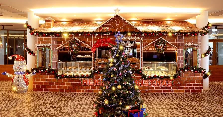 Alma Resort Unveils Giant Gingerbread House For Christmas